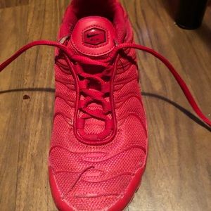 Selling Shoes good price bearly used size 4!